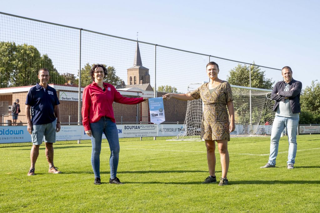 WIJK EN AALBURG - NOAD'32 ontvangt het zilveren kantine certificaat. FOTO: ©Bart Stoutjesdijk